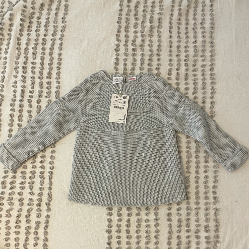 4-5 Girls gray knit sweater